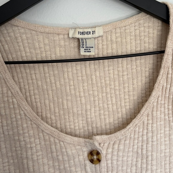 Top - Picture 2 of 4